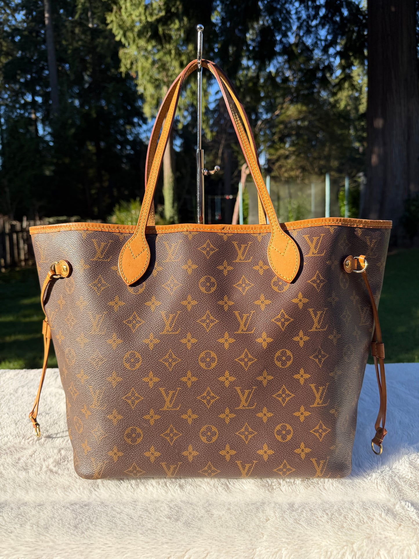 Louis Vuitton Neverfull MM with Pouch