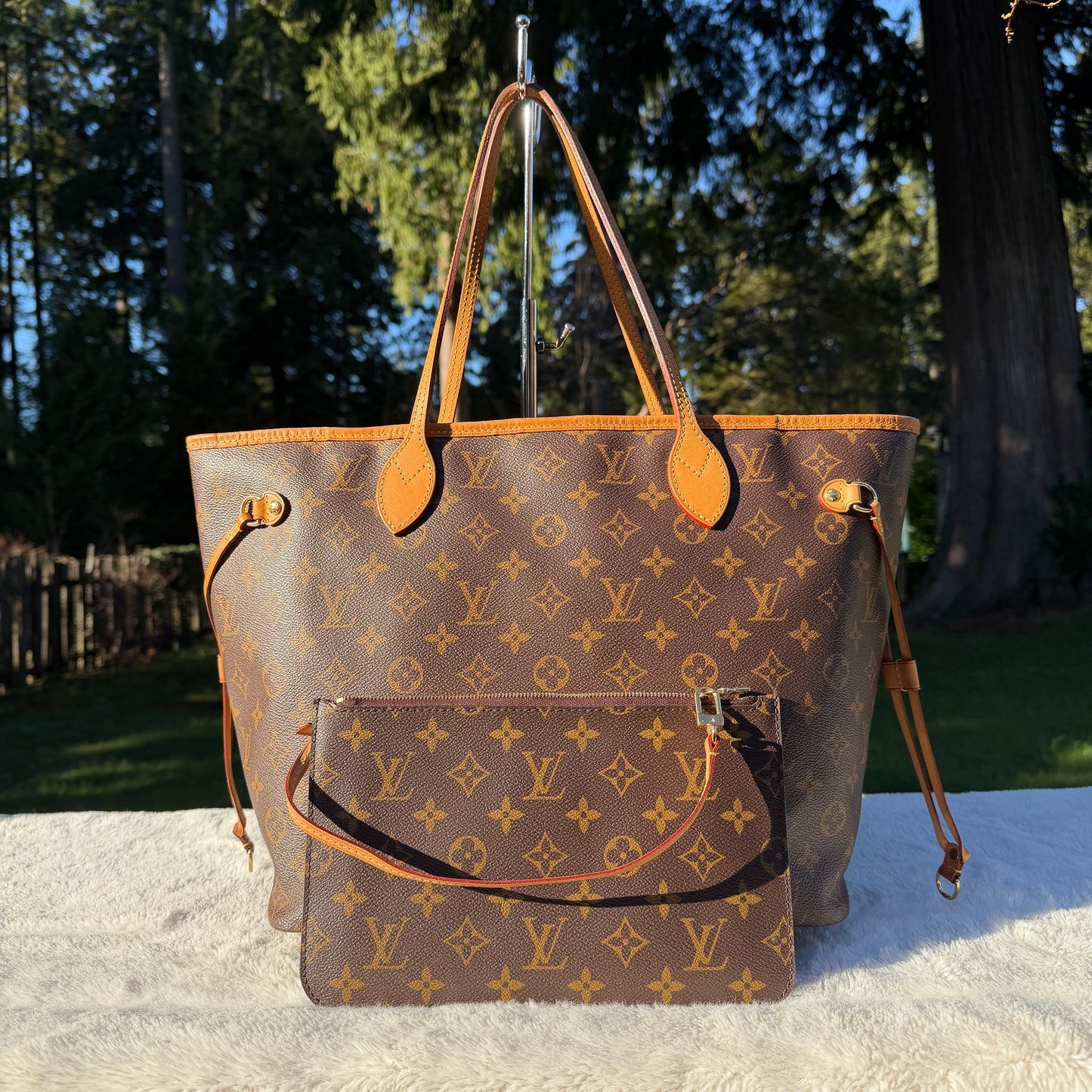 Louis Vuitton Neverfull MM with Pouch