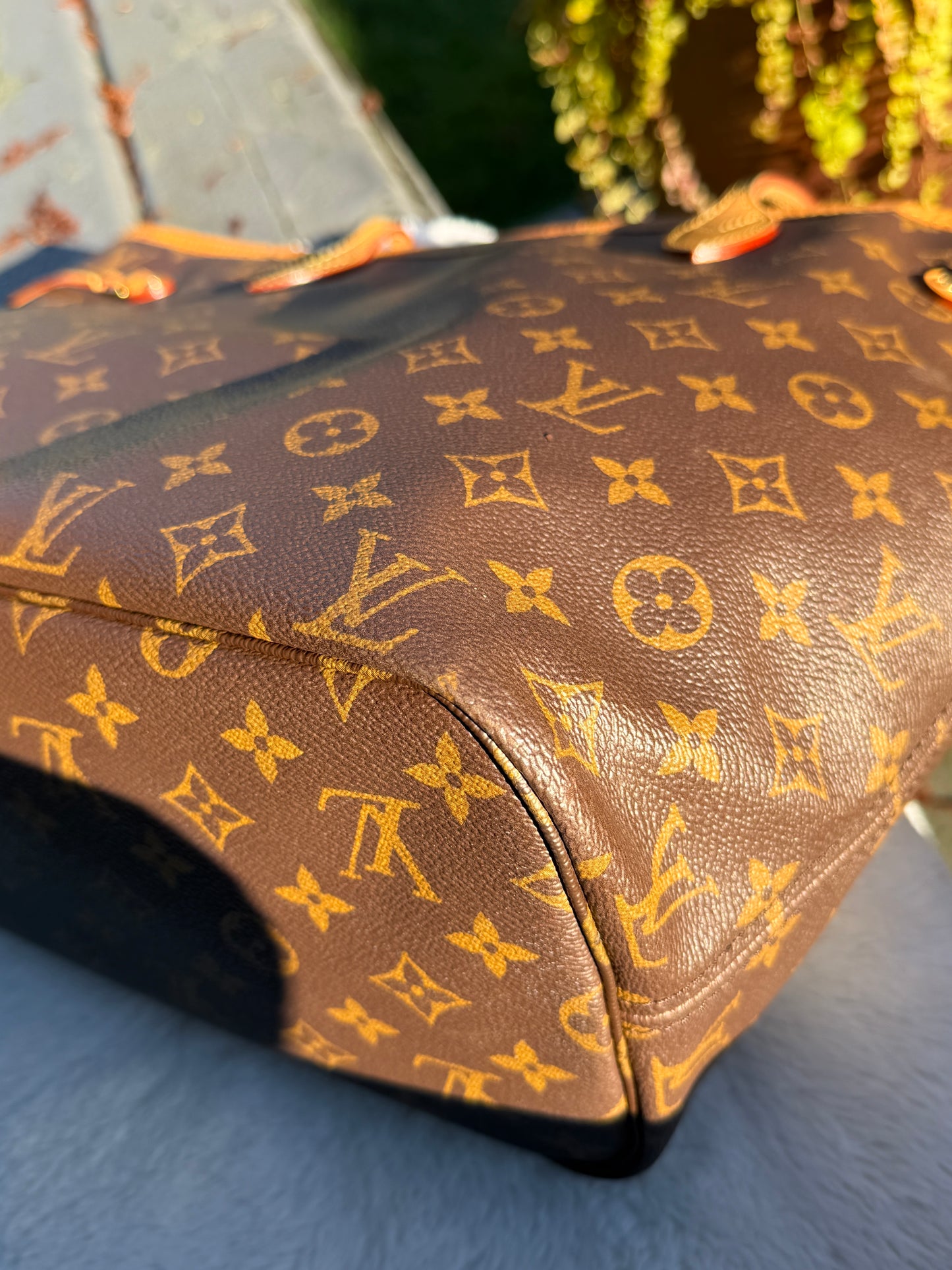 Louis Vuitton Neverfull MM with Pouch