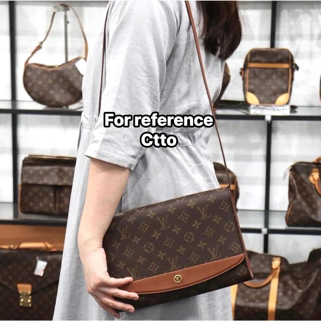 Louis Vuitton Pochette Bordeaux