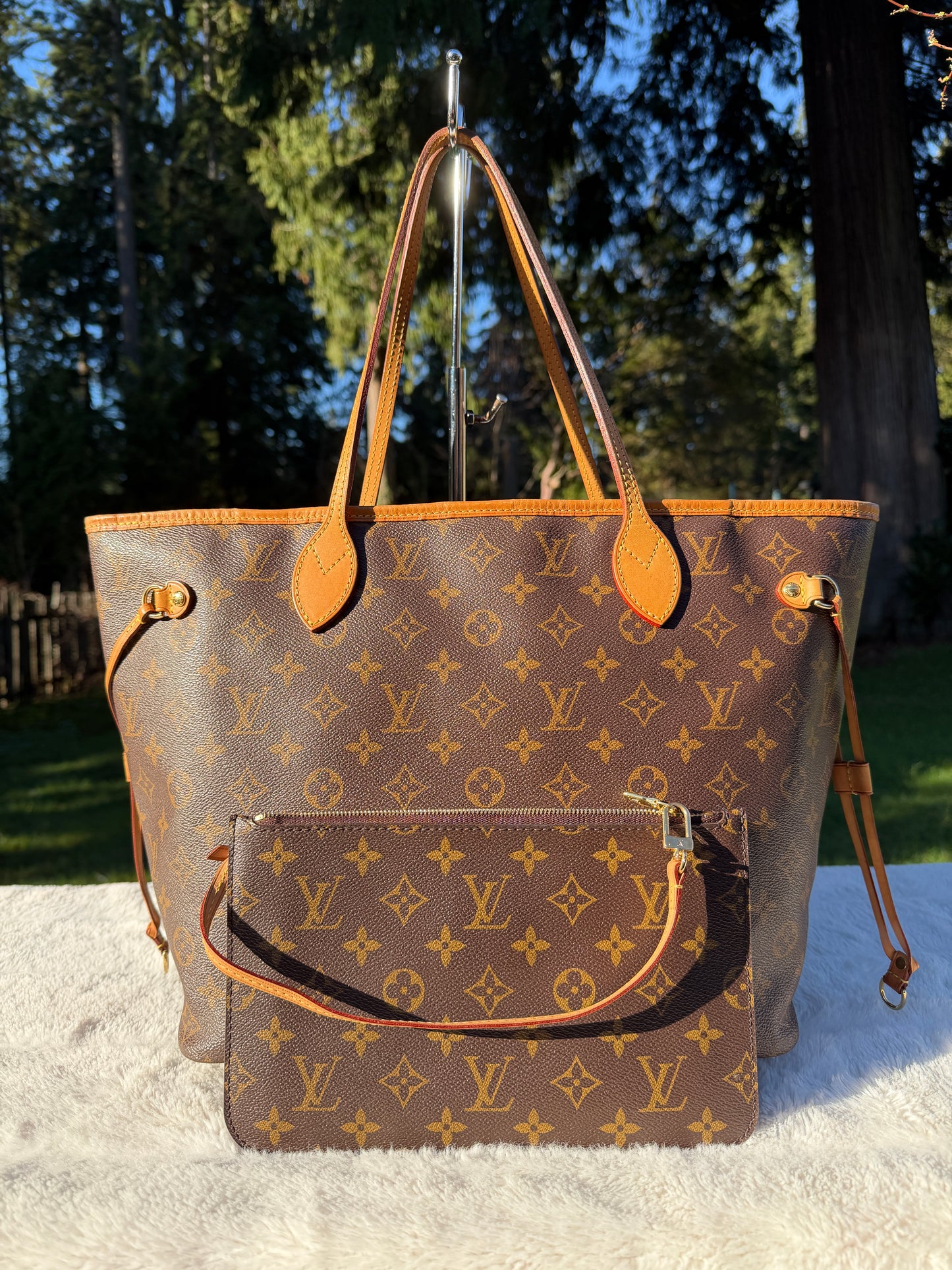Louis Vuitton Neverfull MM with Pouch