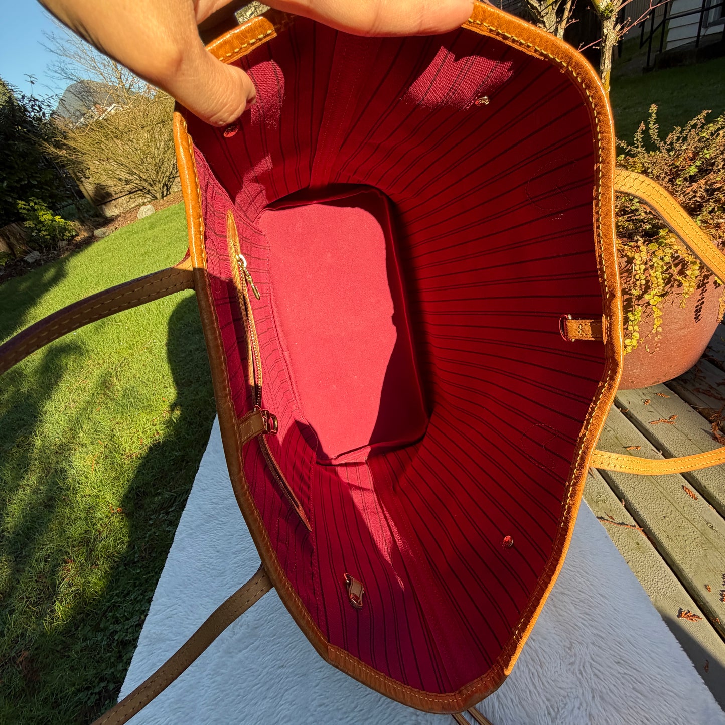 Louis Vuitton Neverfull MM with Pouch