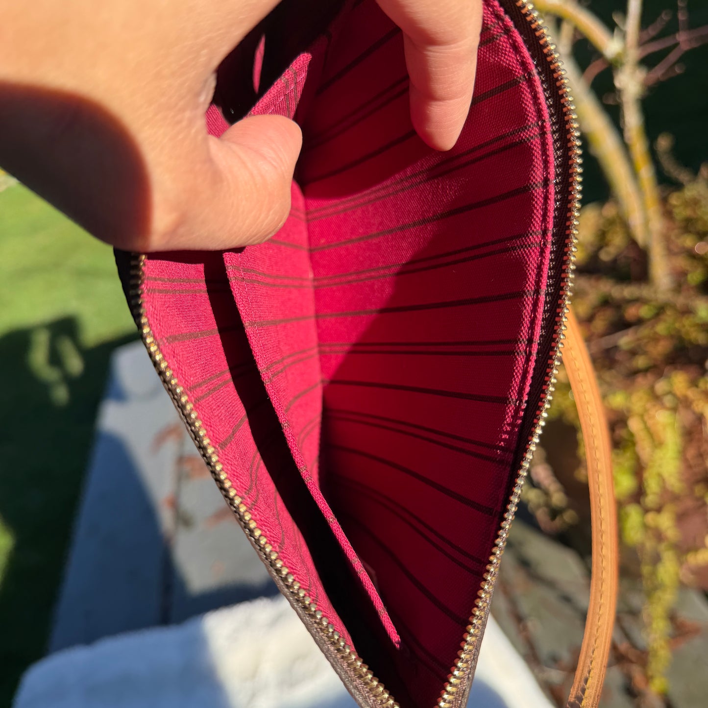 Louis Vuitton Neverfull MM with Pouch