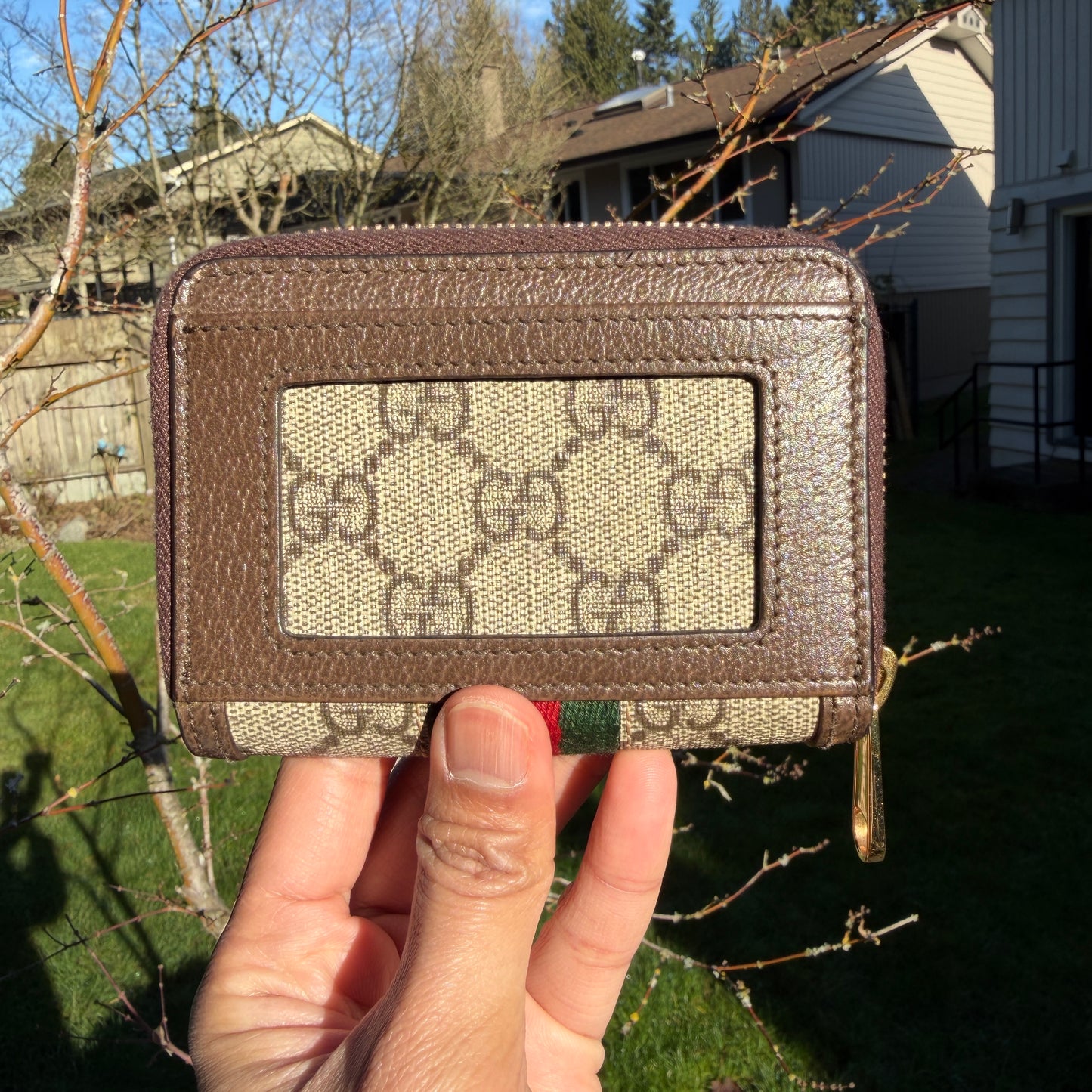 Gucci zippy wallet
