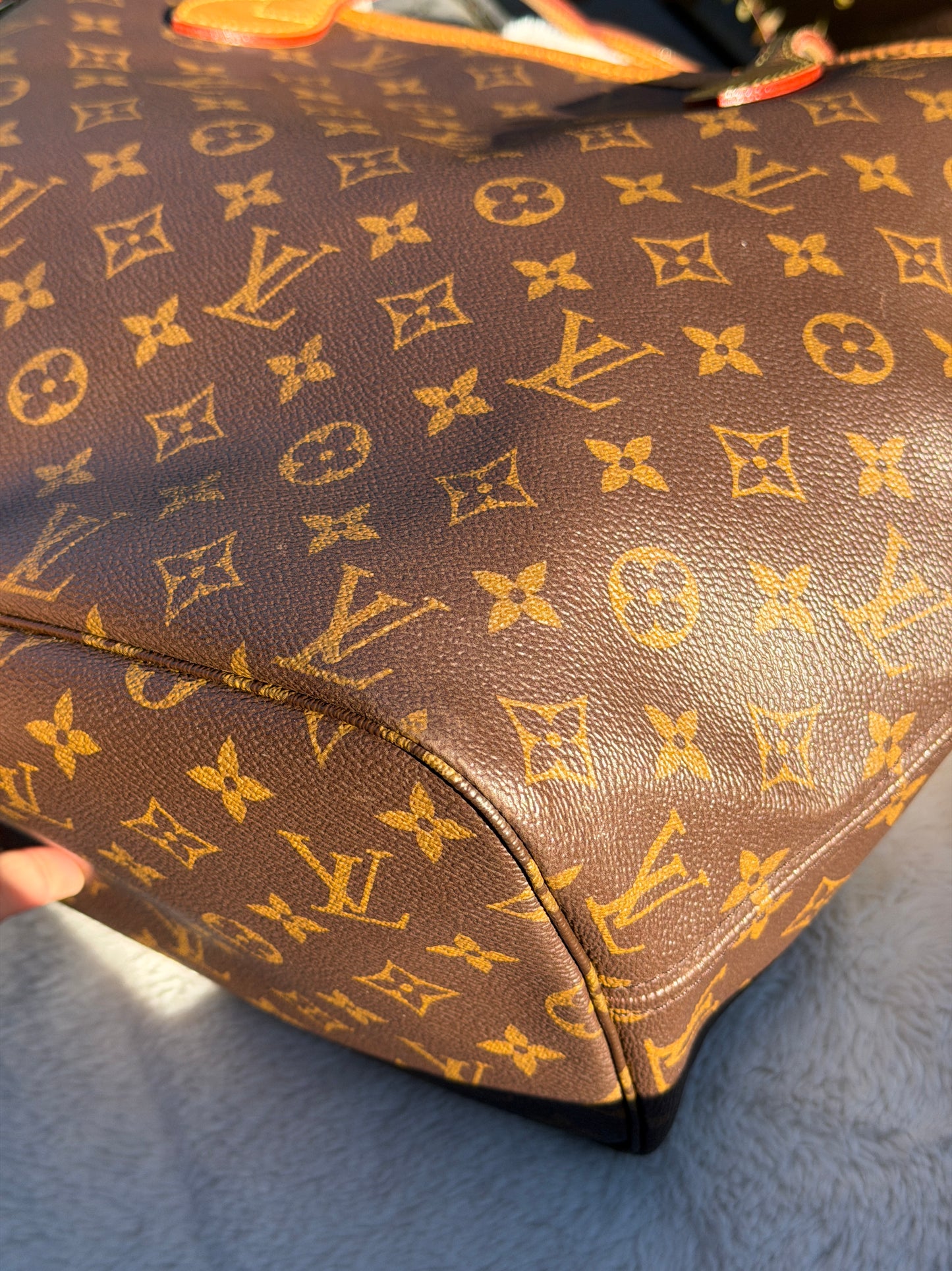 Louis Vuitton Neverfull MM with Pouch