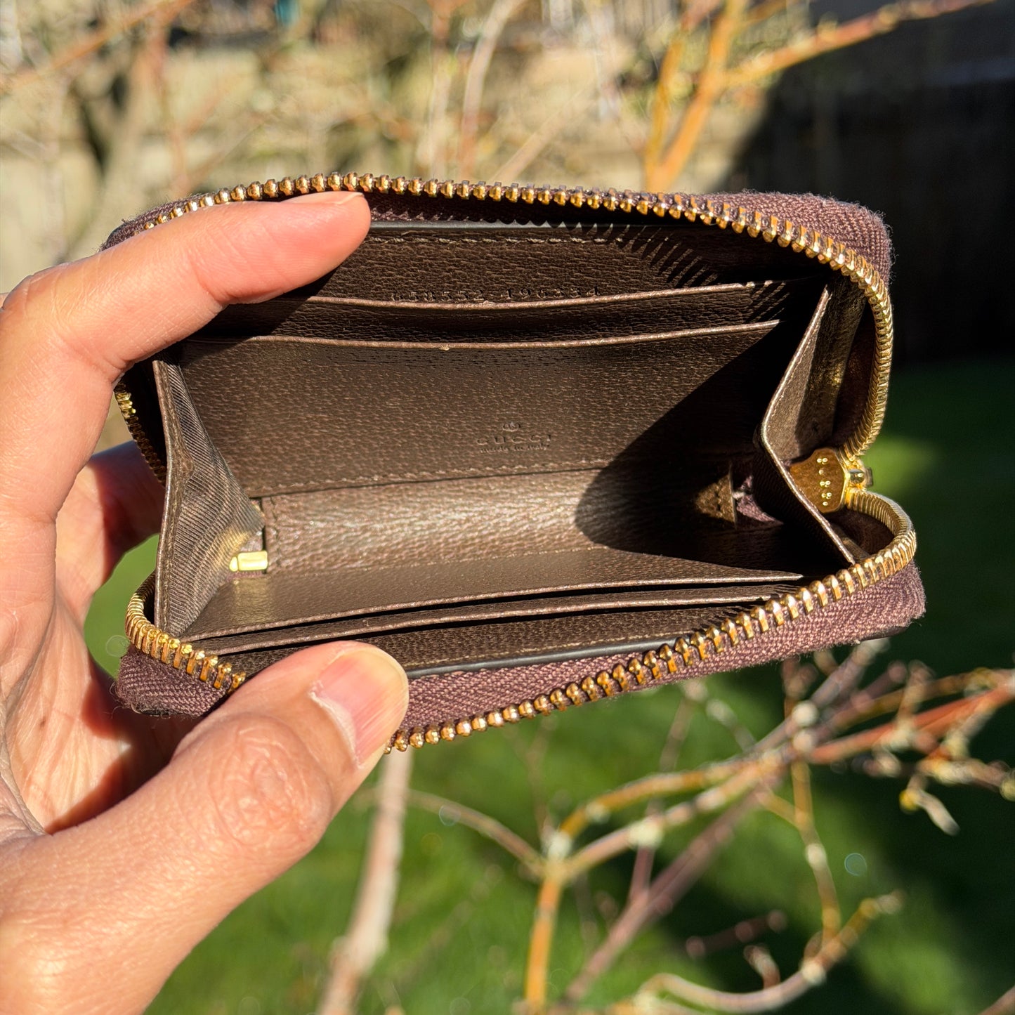 Gucci zippy wallet