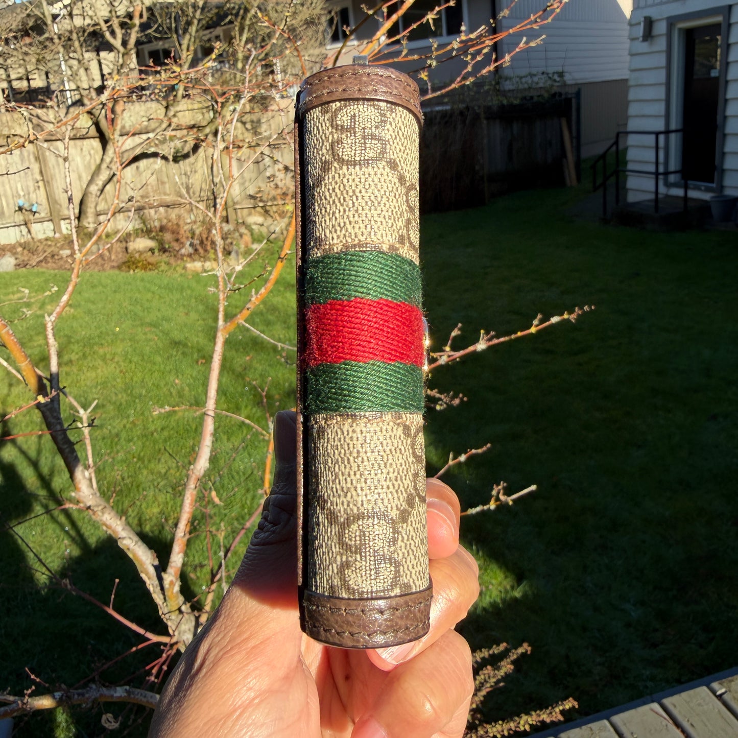 Gucci zippy wallet