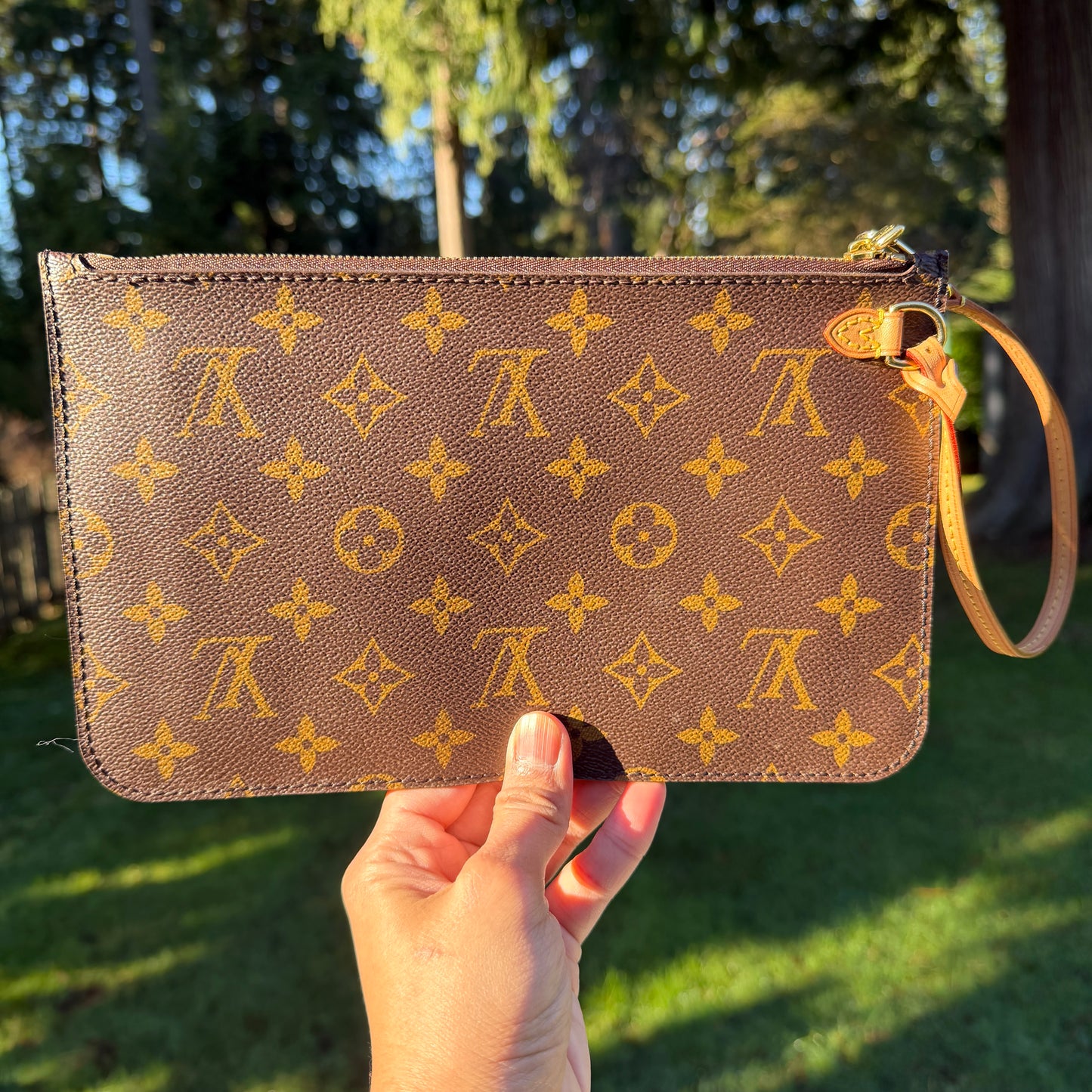 Louis Vuitton Neverfull MM with Pouch