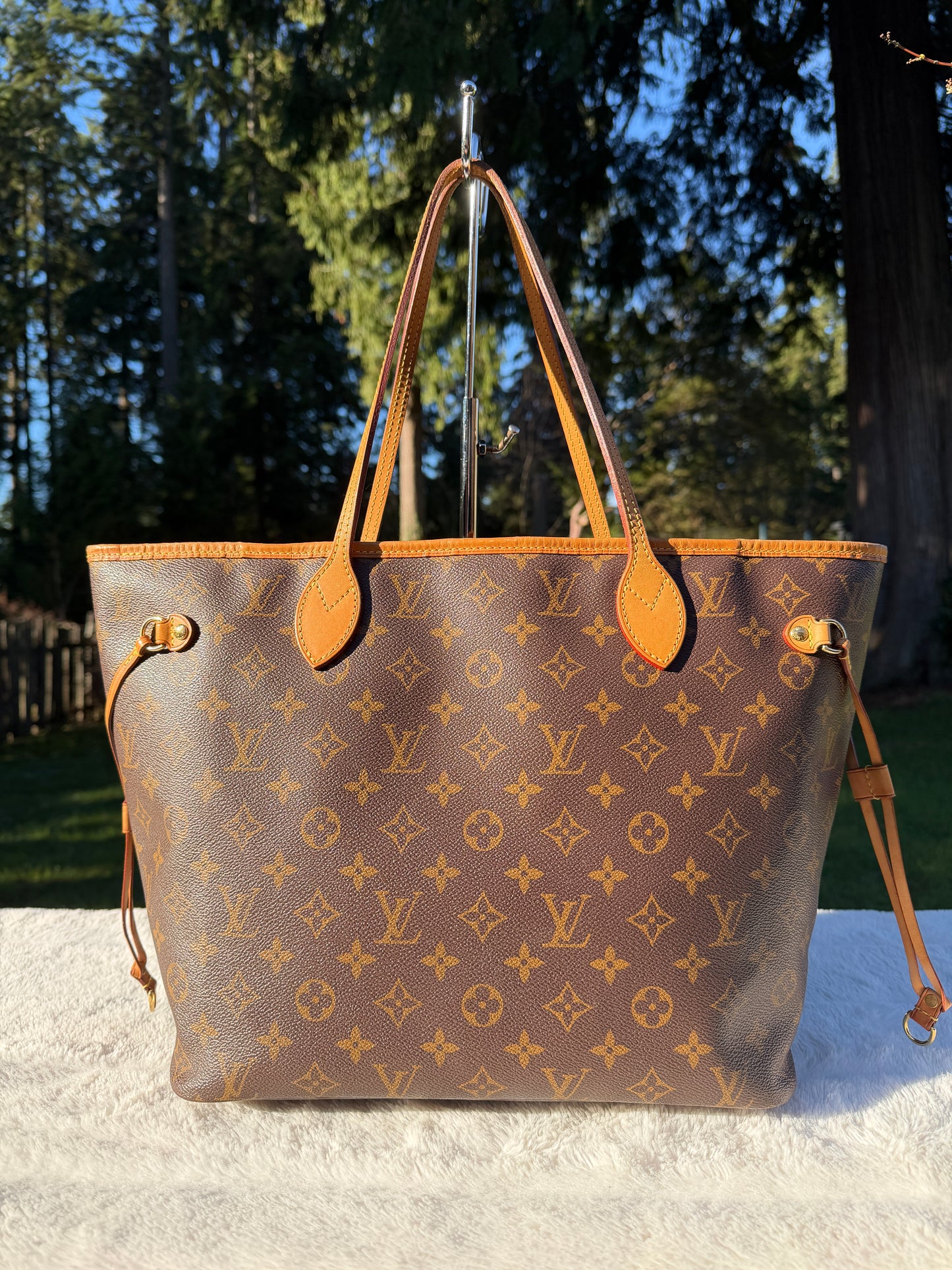 Louis Vuitton Neverfull MM with Pouch