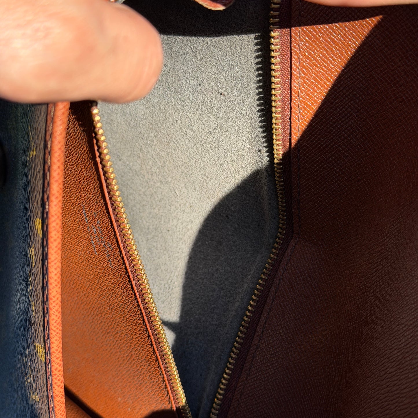 Louis Vuitton Pochette Bordeaux