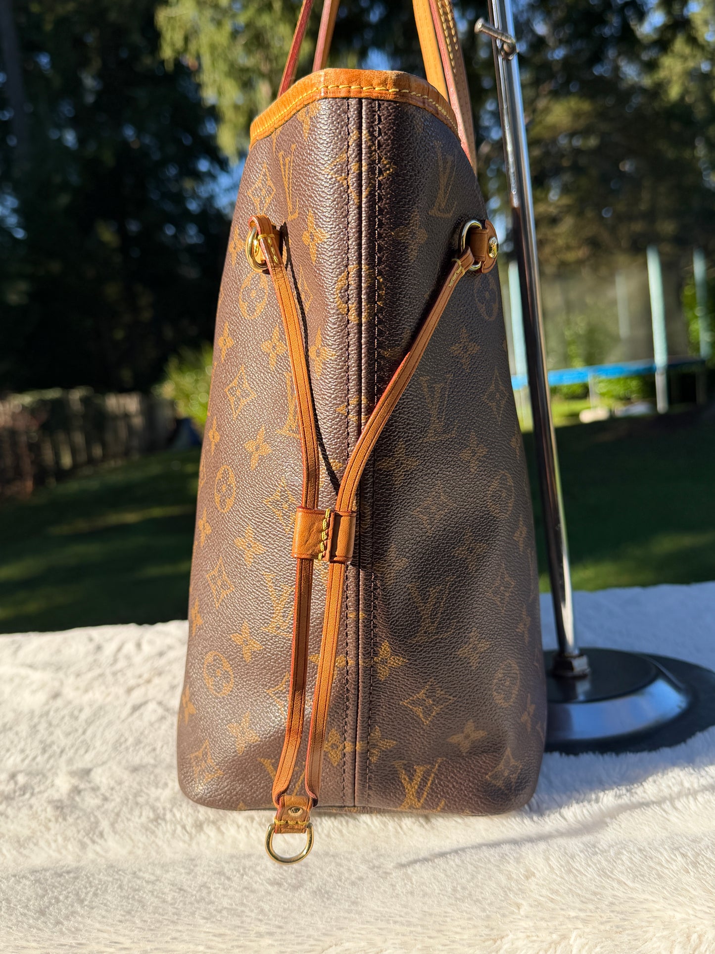 Louis Vuitton Neverfull MM with Pouch